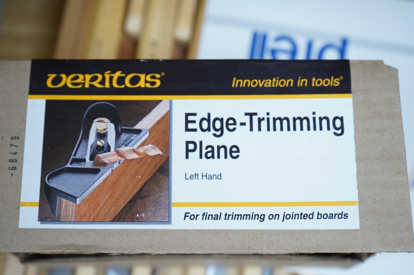 Two boxed Veritas woodworking planes; an apron plane (05P27.02), together with an edge trimming plane (left-hand), (2)